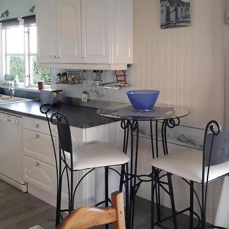 In With Sea Views, Cleaning Included