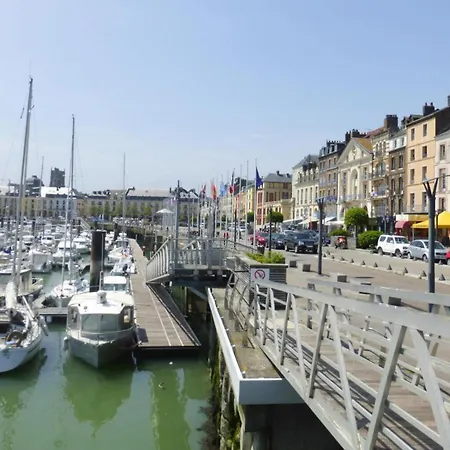 Hébergement de vacances In With Sea Views, Cleaning Included *